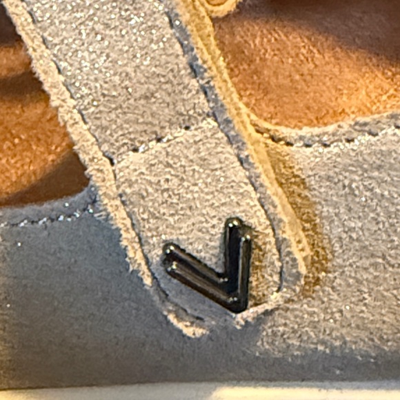 Vionic Uptown Mary Jane Flats Gold Shimmer Leather size 8.5 EUC - Picture 7 of 16